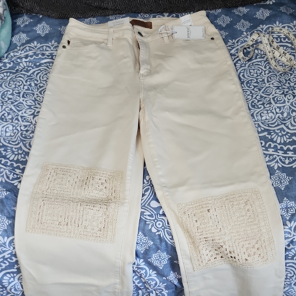 Judy Blue NWT Pants with Crochet Patch Details 15x32